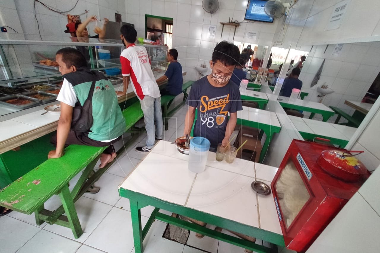 Warteg Terancam Gulung Tikar Imbas Pandemi COVID-19 – WartaDepok.com