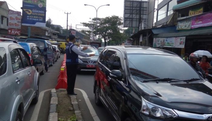 Salah Siapa Contraflow Jalan Arief Rahman Hakim Gagal?