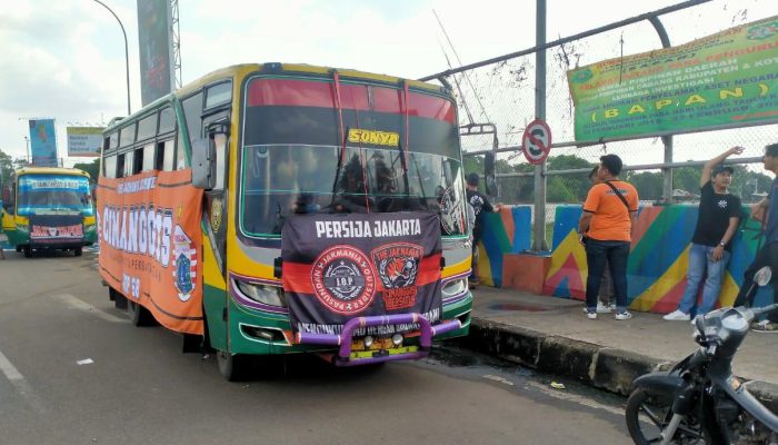 Jakmania Depok Berbondong-bondong ke GBK