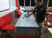 Ujian SIMAK UI, Meja dan Komputer Disemprot Cairan Disinfektan