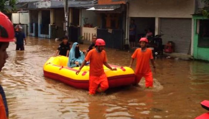 Air Kali Meluap, Ratusan Rumah Warga Depok Kebanjiran