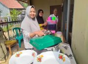 Sukseskan TMMD ke 107, Emak-emak Bantu Masak untuk Satgas