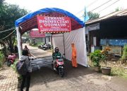 Kreatif, Cegah Penyebaran Virus Corona Warga Komplek Marinir Depok Buat Gerbang Disinfektan