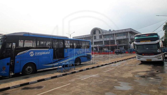 Transportasi Publik Jabodetabek Tetap Berjalan dengan Pembatasan