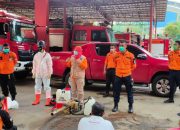 Damkar Depok Latih 25 Relawan Buat Disinfektan