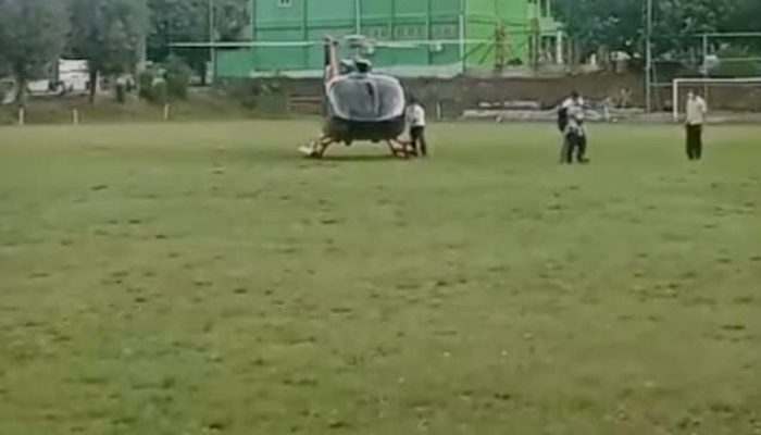 Ini Sosok Penumpang Helikopter yang Mendarat di Hawai Depok