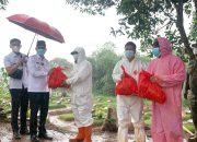 Apresiasi Penggali Kubur, IBH Sambangi TPU Tapos