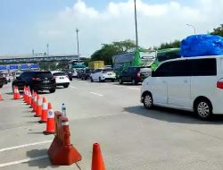 Km 58 Padat, Begini Kondisi One Way Tol Cikampek Arah Jakarta