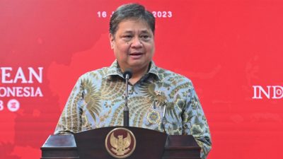 Menko Perekonomian: Satgas dan Vaksinasi Booster Tetap Berjalan