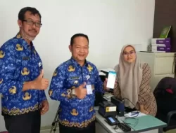 Lakukan Aktivasi IKD, Camat Bojongsari Ajak Warga