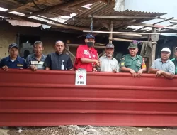 Bantu Korban Puting Beliung di Cilodong, PMI Distribusikan Bahan Bangunan