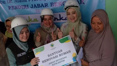 Atalia Praratya Lakukan Bedah Rumah di Kelurahan Depok