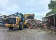 DLHK Depok Terjunkan Petugas Atasi Tumpukan Sampah di Jalan Namin D Bothin