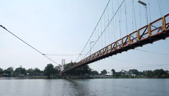 Catat! Jembatan Gantung Taman Albar Hanya Boleh Dilalui Pejalan Kaki