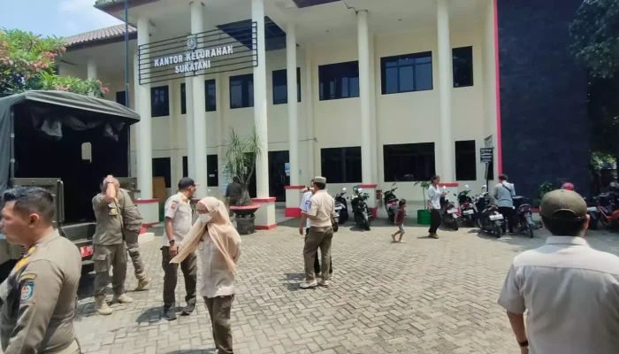 Satpol PP Sidak KTR di Kantor Kecamatan dan Kelurahan Tapos